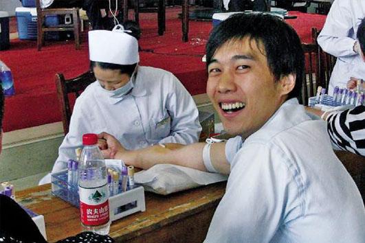 集團(tuán)組織員工獻(xiàn)血