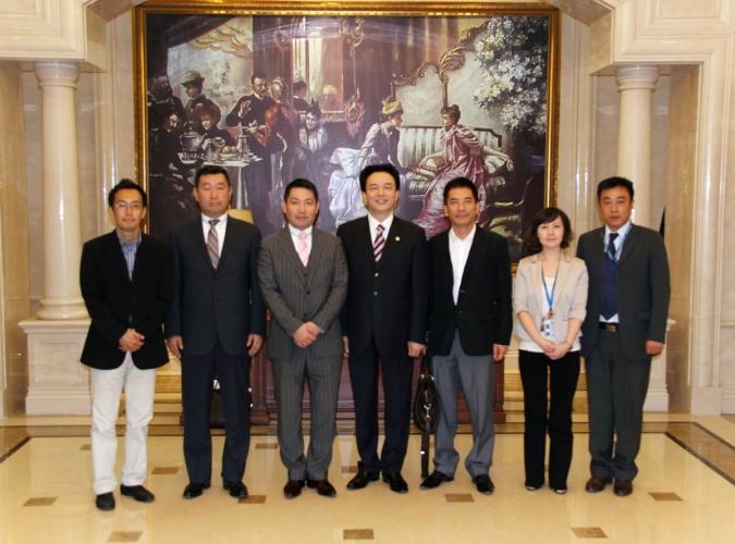 集團(tuán)總裁唐慶余接待日本關(guān)門海株式會(huì)社