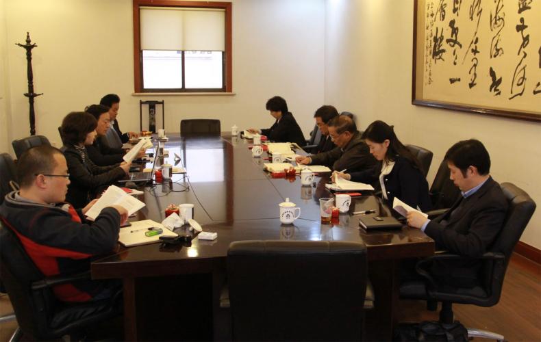 集團(tuán)黨委召開黨支部書記會(huì)，學(xué)習(xí)十八大精神